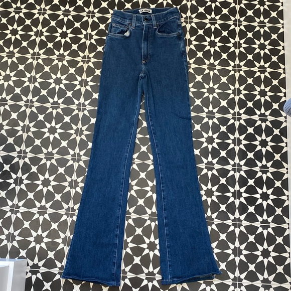 Le Jean Denim - Picture 1 of 4